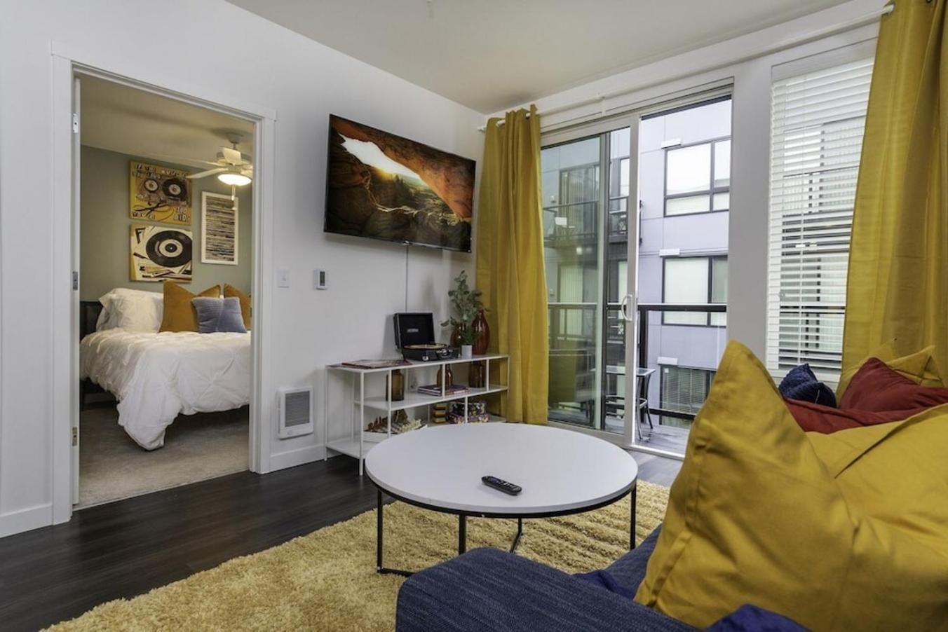 Self Check-In-Washer-Dryer-4Ksmart Tv-King Bed-Gym 터코마 외부 사진