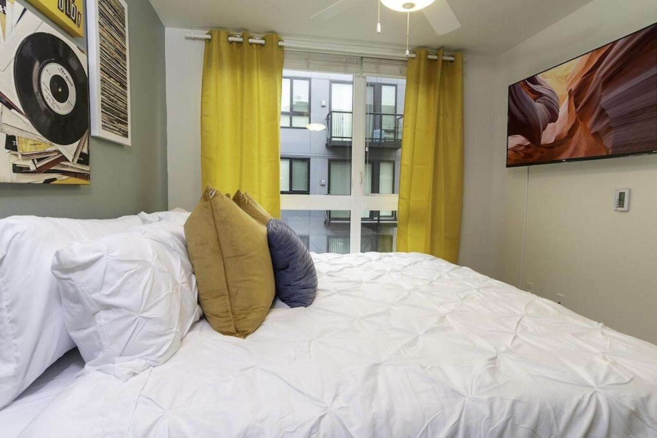 Self Check-In-Washer-Dryer-4Ksmart Tv-King Bed-Gym 터코마 외부 사진