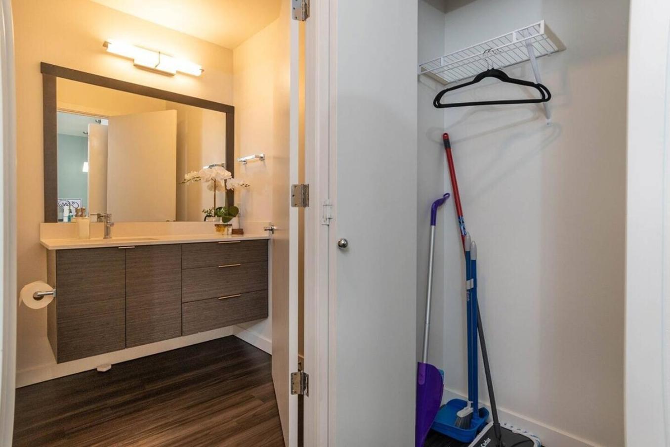Self Check-In-Washer-Dryer-4Ksmart Tv-King Bed-Gym 터코마 외부 사진