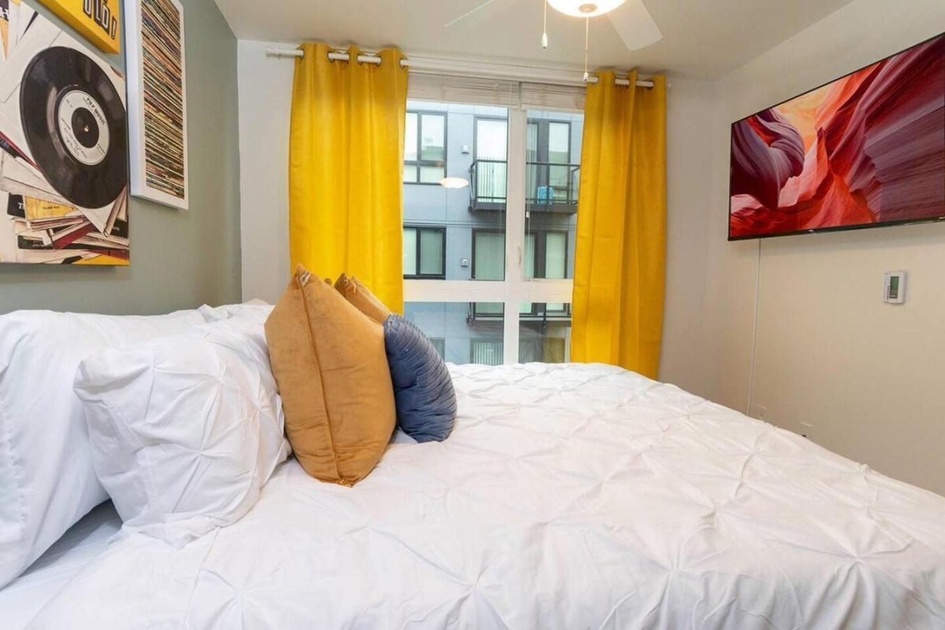 Self Check-In-Washer-Dryer-4Ksmart Tv-King Bed-Gym 터코마 외부 사진