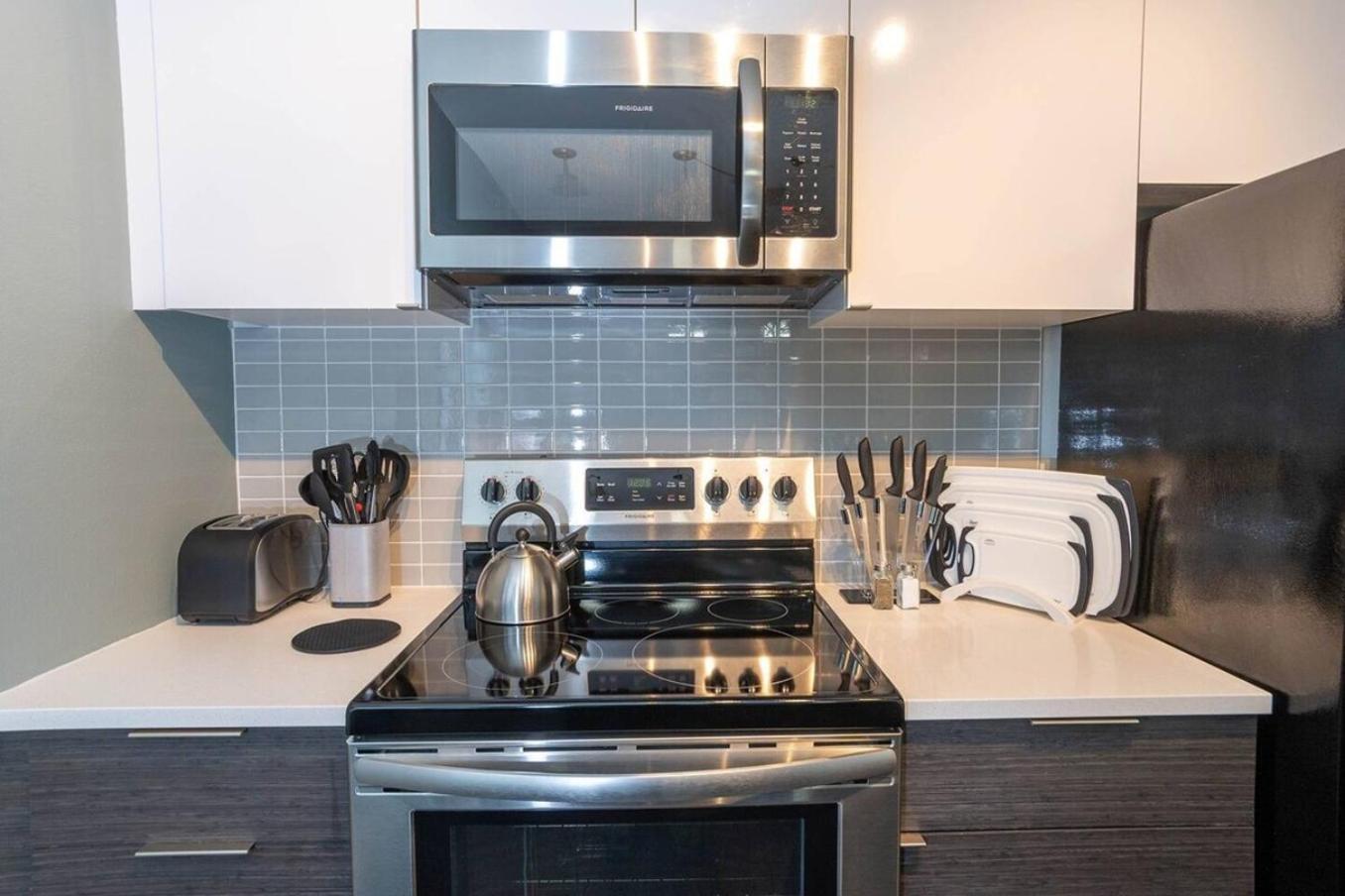 Self Check-In-Washer-Dryer-4Ksmart Tv-King Bed-Gym 터코마 외부 사진